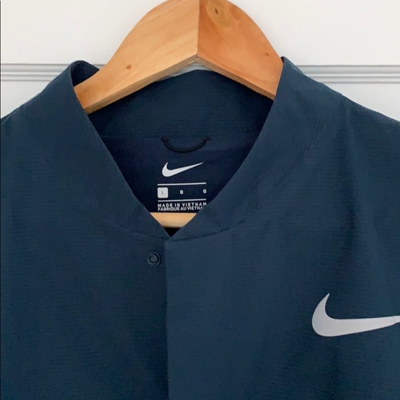 Nike Golf WindBreaker - Picture 2 of 3